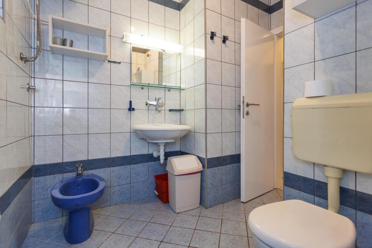 Apartments Pika Krk Town Extérieur photo
