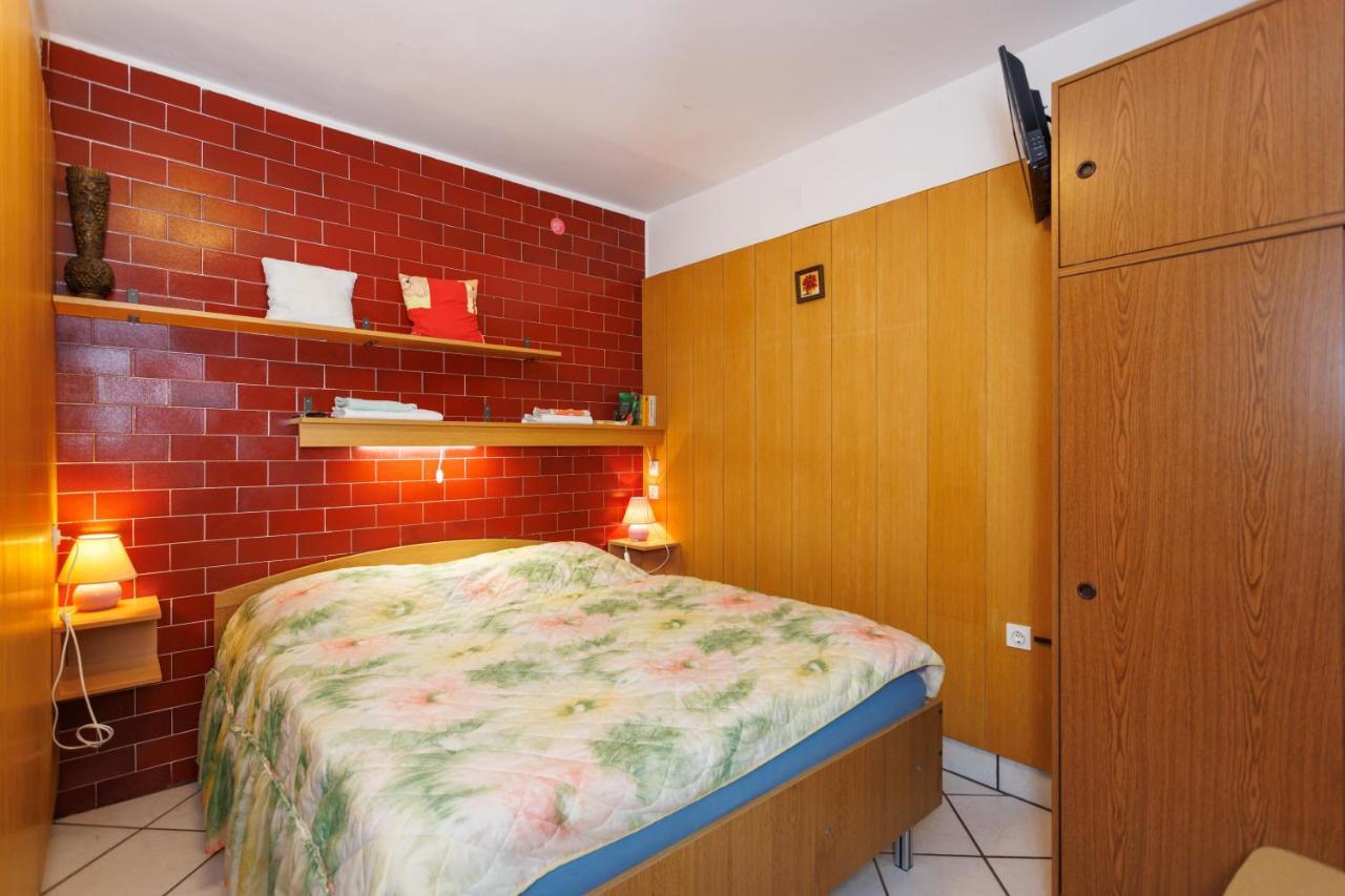 Apartments Pika Krk Town Extérieur photo