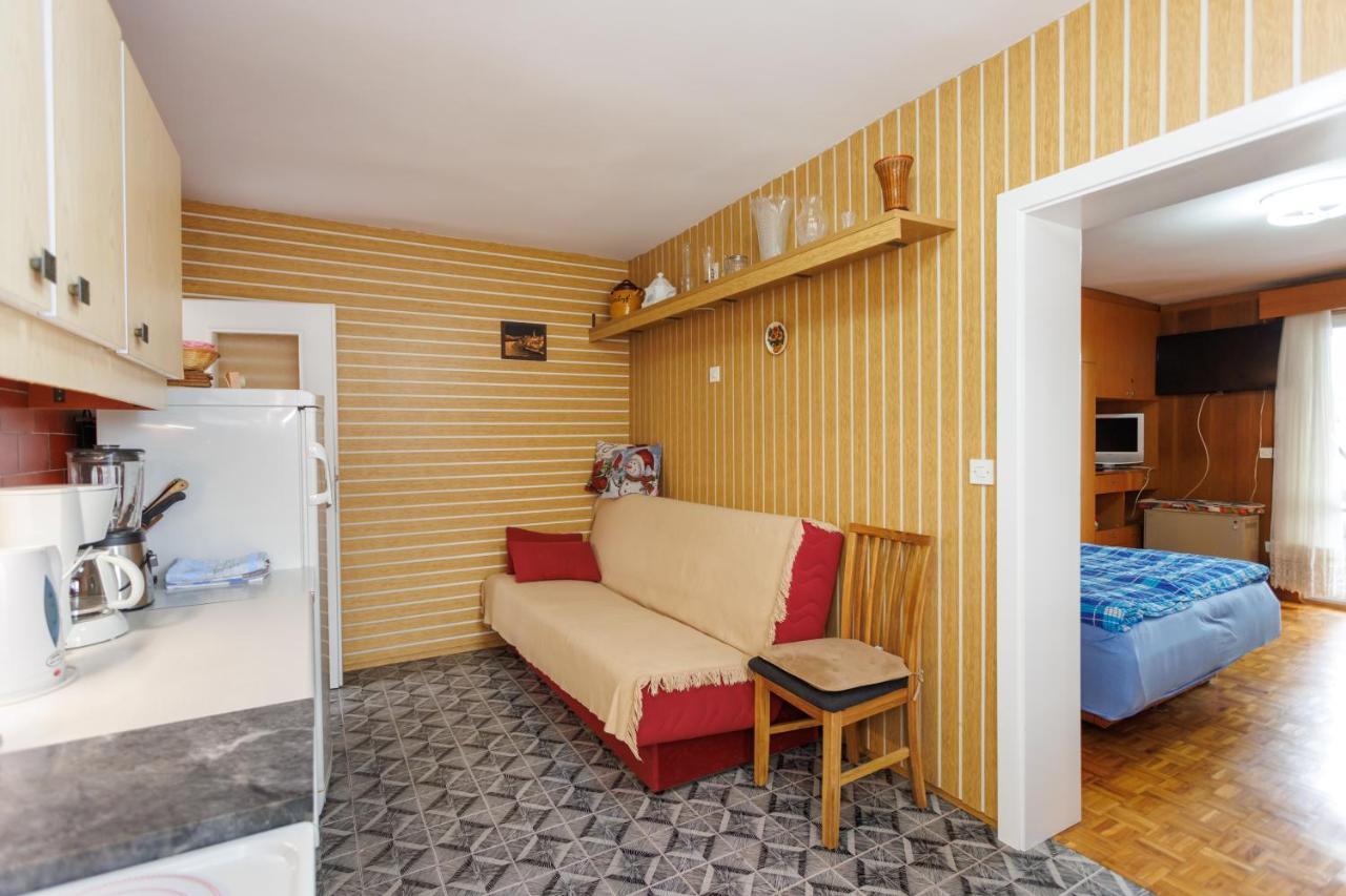 Apartments Pika Krk Town Extérieur photo
