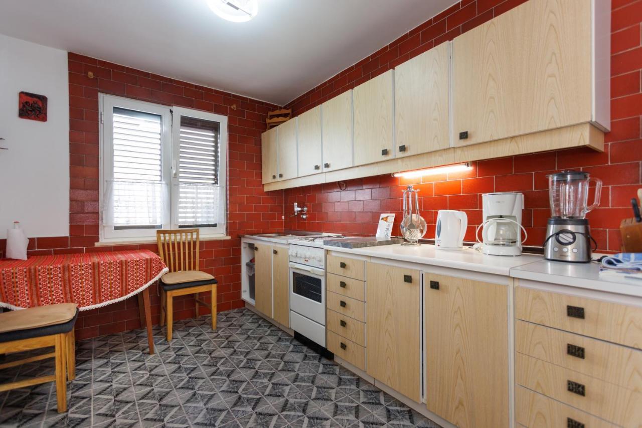 Apartments Pika Krk Town Extérieur photo