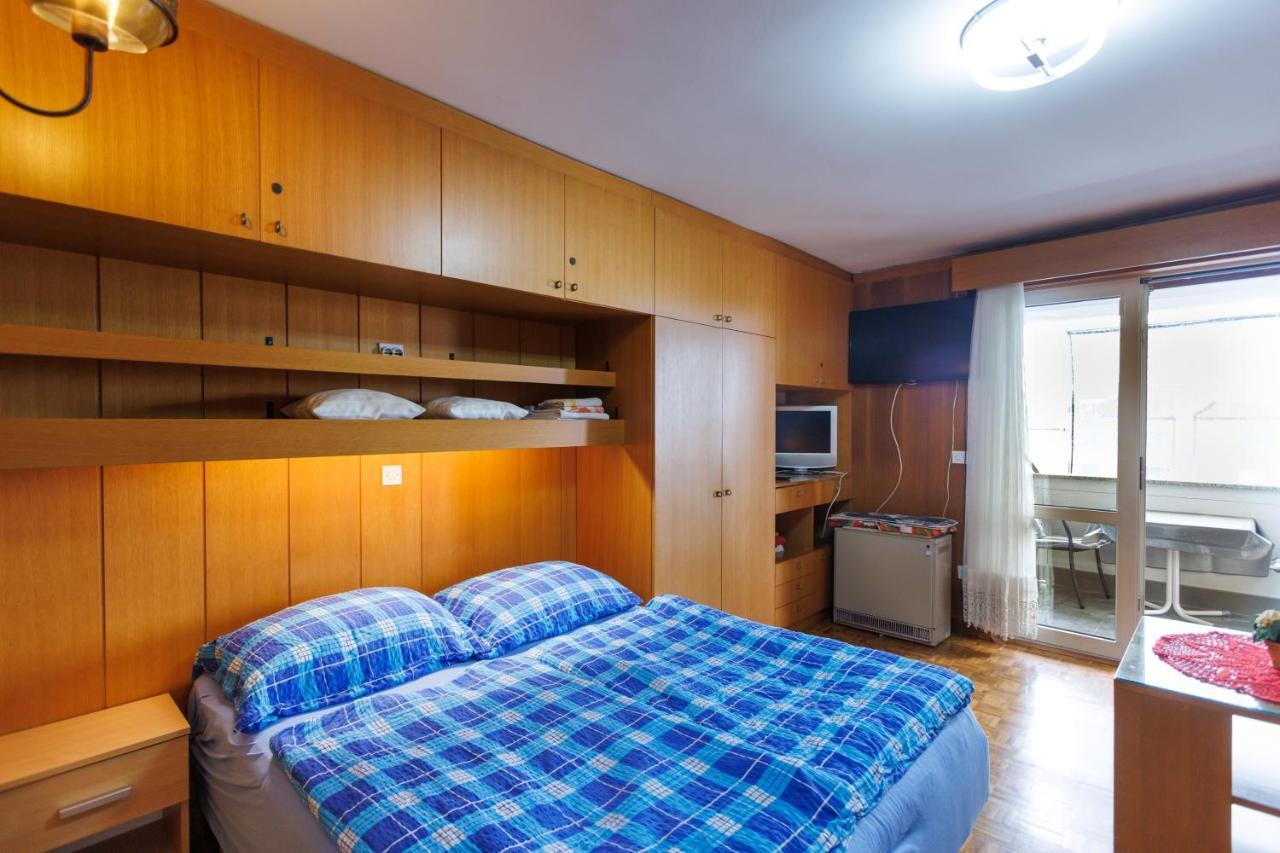 Apartments Pika Krk Town Extérieur photo